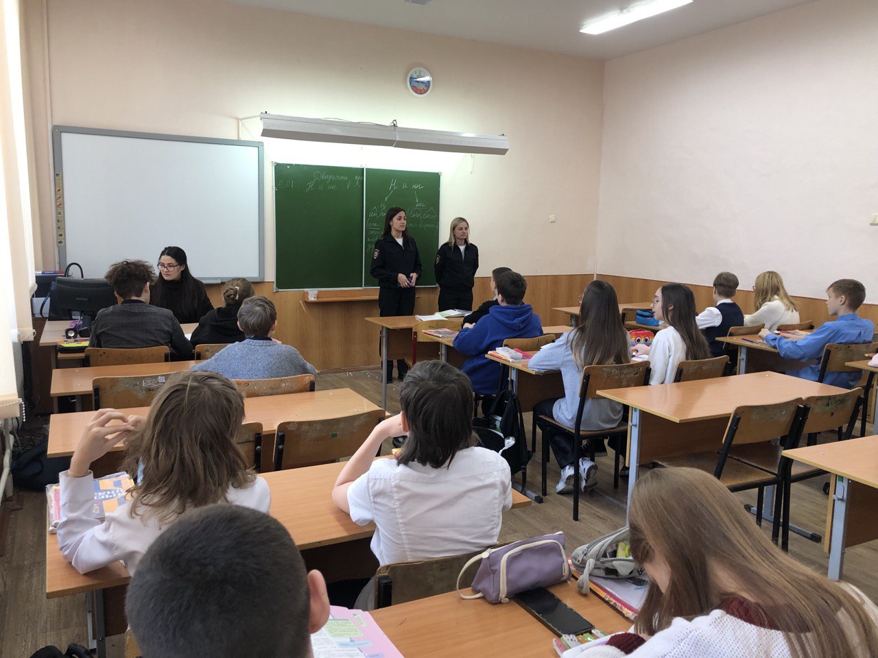 📢💼🏫 23 января в гимназии прошла встреча учеников с представителями Отдела по делам несовершеннолетних Центрального района.